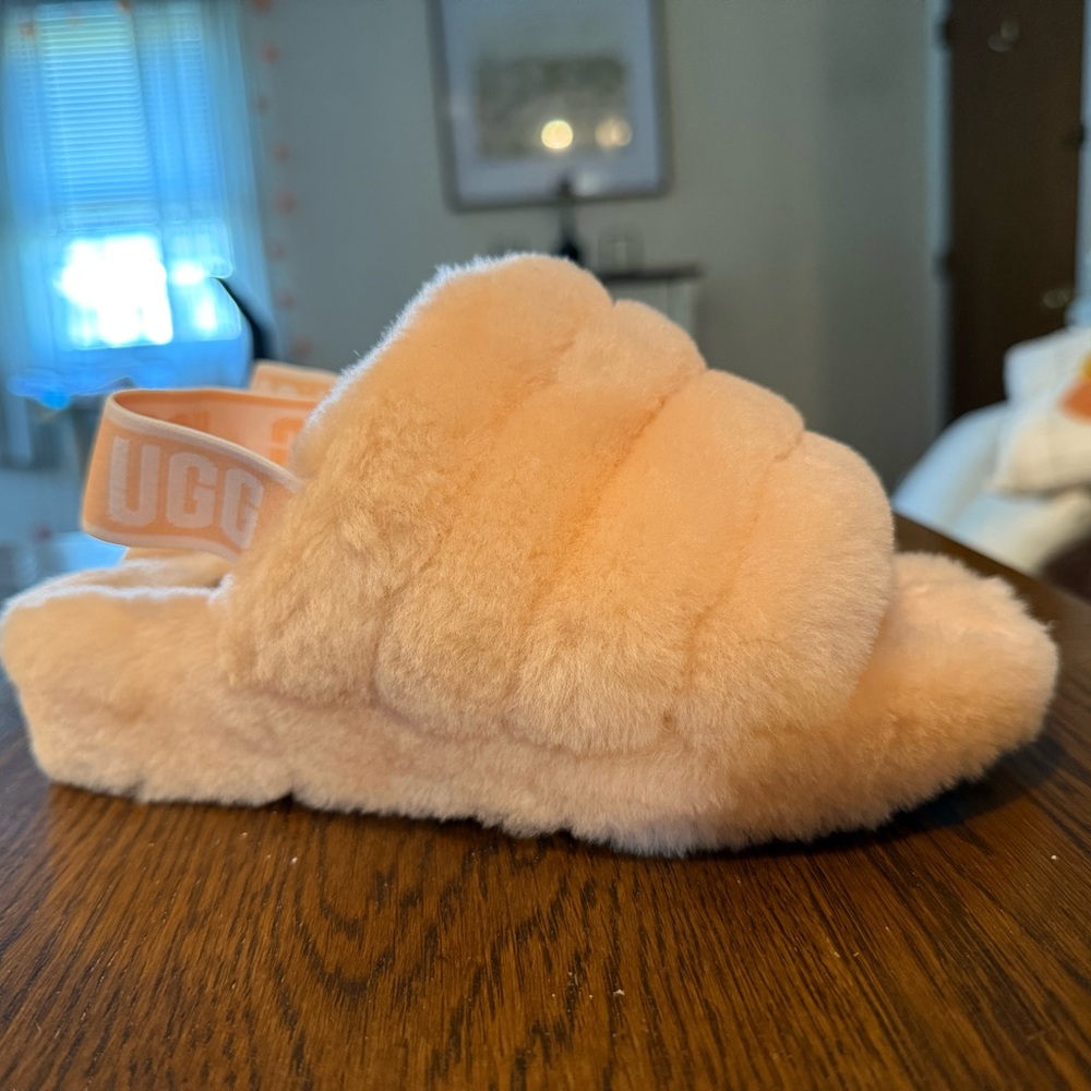 NWOT UGG Soft Peach Fluffy Slippers